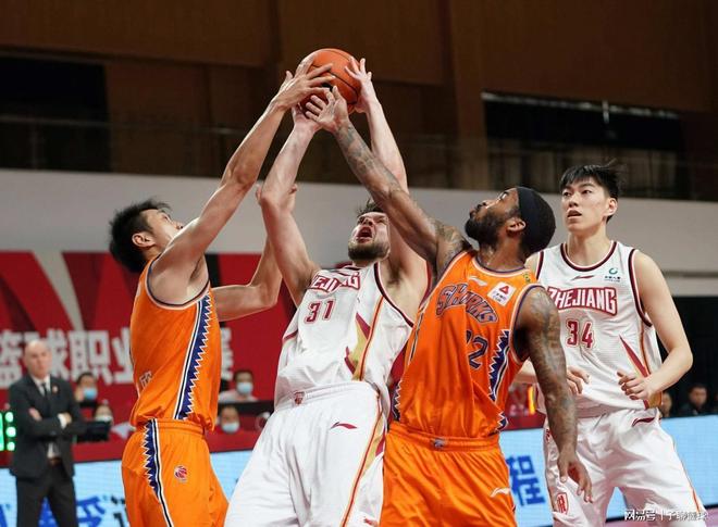 图拉姆：大家都说国米更强，但米兰有优秀球员和最强门将之一（图拉姆：外界称国米更胜一筹，米兰同样拥有优秀球员与顶级门将之一）