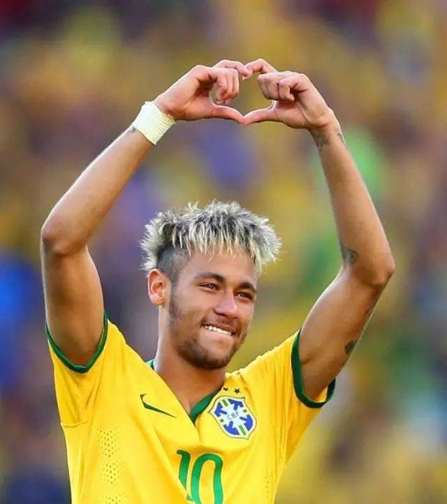 姆巴佩搅局死亡组！世界杯抽签出炉！阿根廷葡萄牙上签,美国好签（世界杯抽签揭晓：姆巴佩搅动“死亡之组”，阿根廷葡萄牙喜获上签，美国签运不俗）