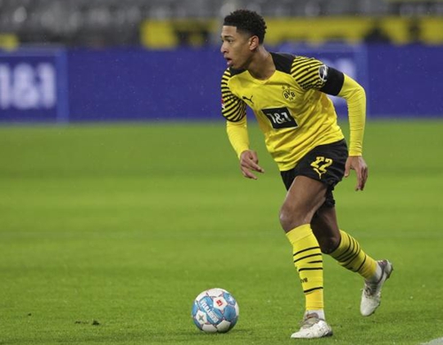 NBA新秀观察：状元秀首战亮眼,（NBA新秀追踪：状元首秀大放异彩）