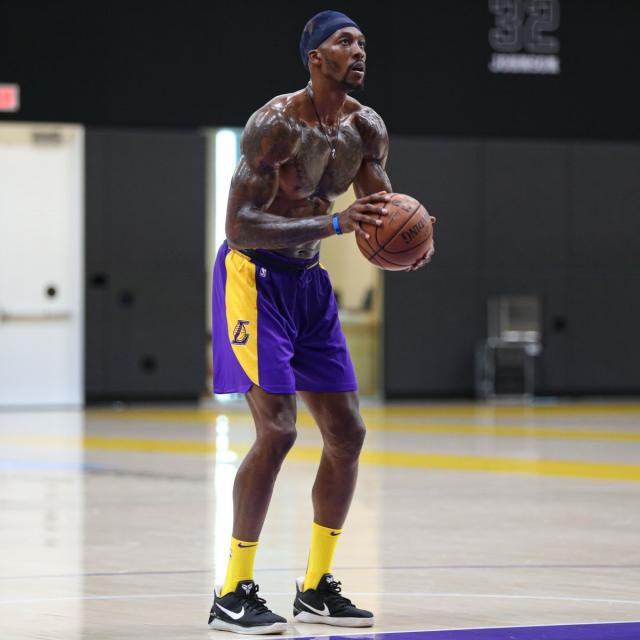 双输？纽卡1.45亿欧卖伊萨克 1.2亿欧签伊兰加+维萨 0球+0出场（两头落空？纽卡1.45亿欧卖伊萨克，1.2亿欧签伊兰加+维萨却0出场0进球）