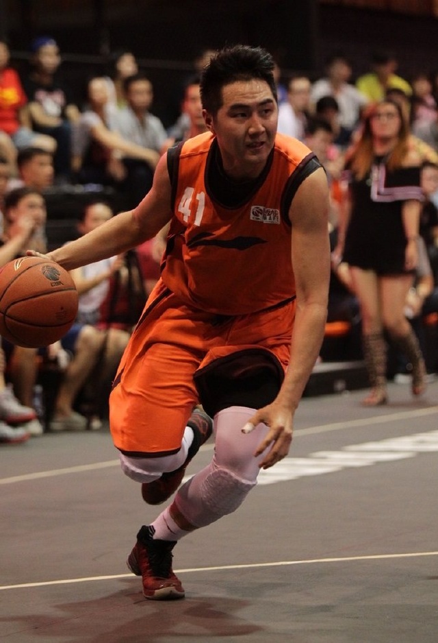 斯帕莱蒂复盘败因：球员转移球胆怯，被对手带着疲于奔命（斯帕莱蒂总结失利：球员转移球畏手畏脚，被对手牵着跑到筋疲力尽）